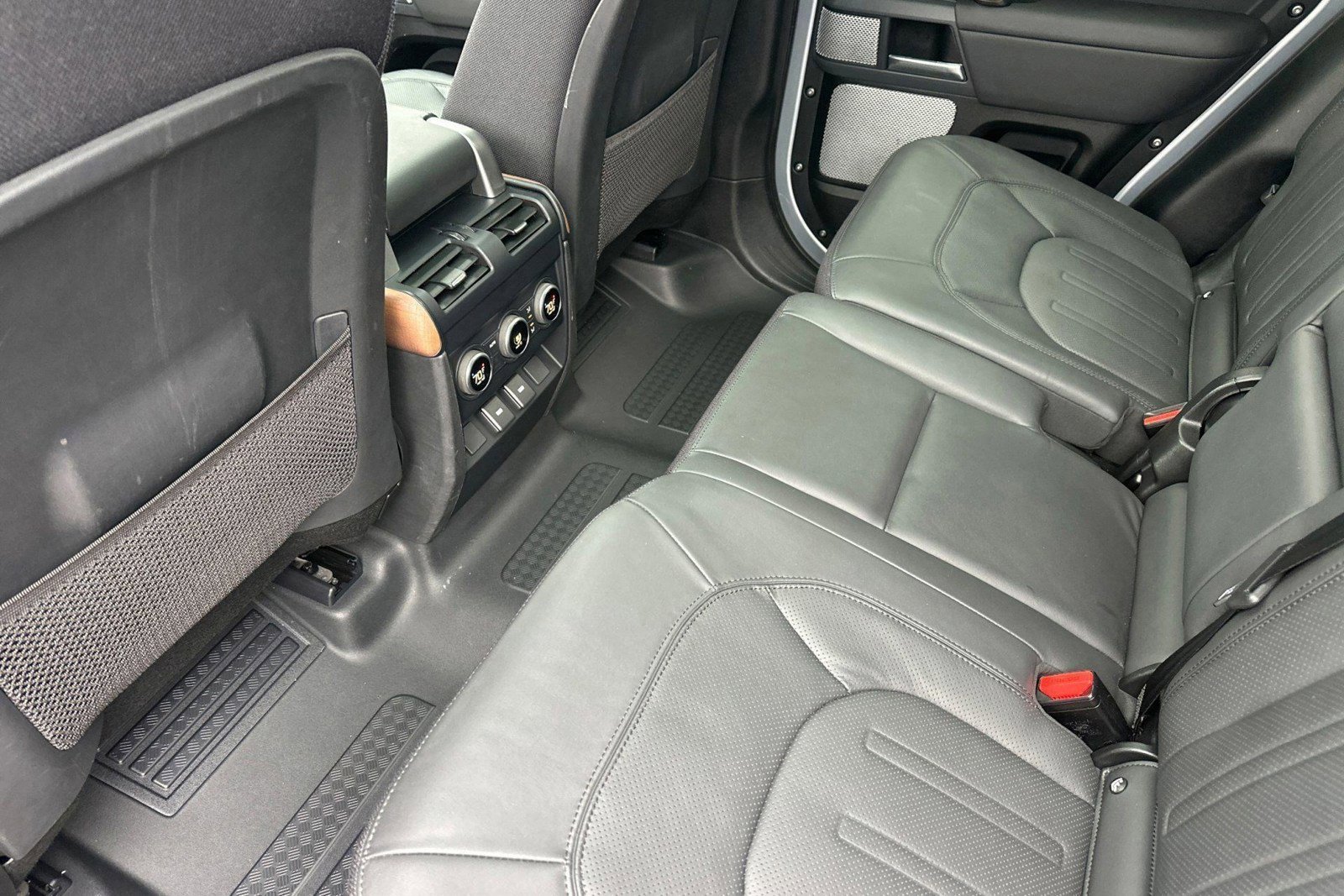 Used 2023 Land Rover Defender 130 X AWD/4WD image 28