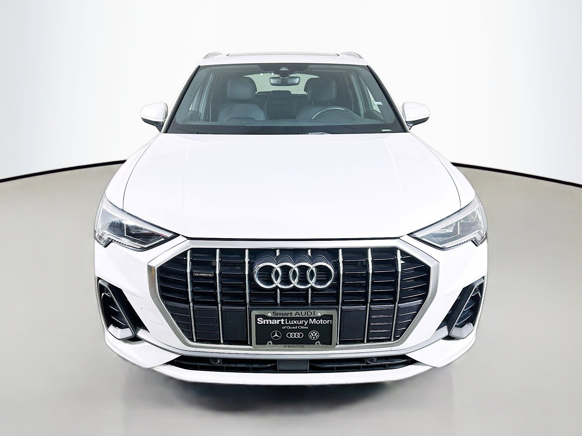 Used 2025 Audi Q3 2.0T Premium image 2