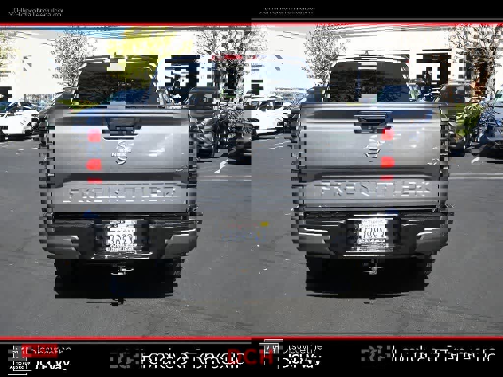 Used 2023 Nissan Frontier SV image 6