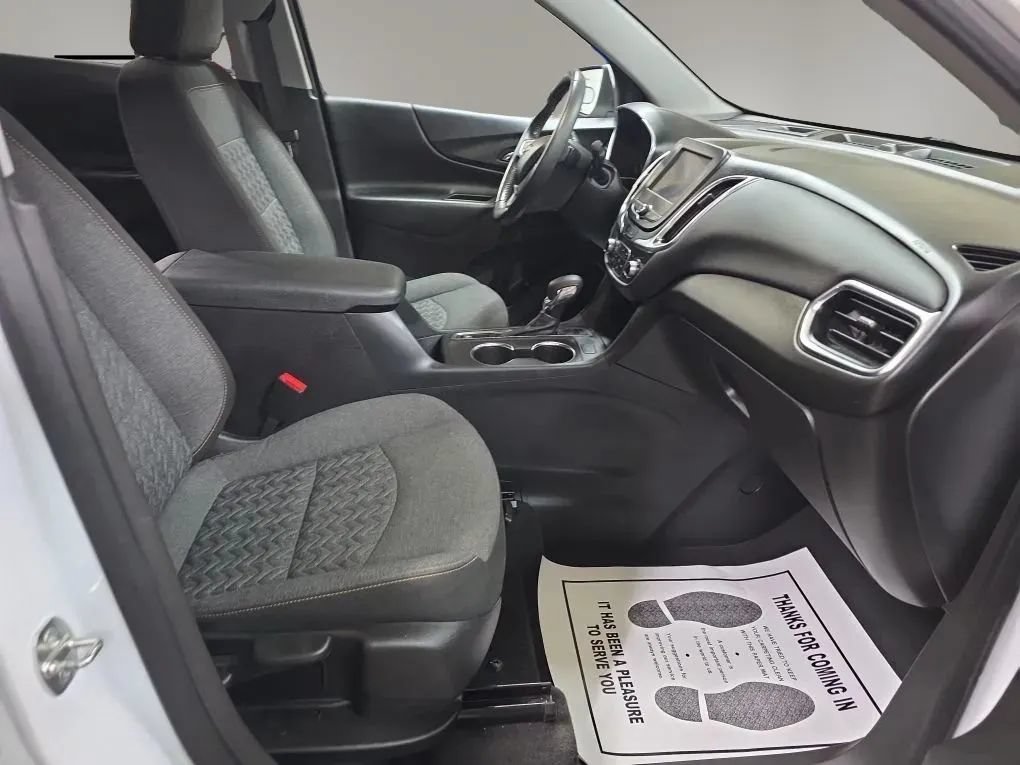 Used 2022 Chevrolet Equinox LT AWD/4WD image 12