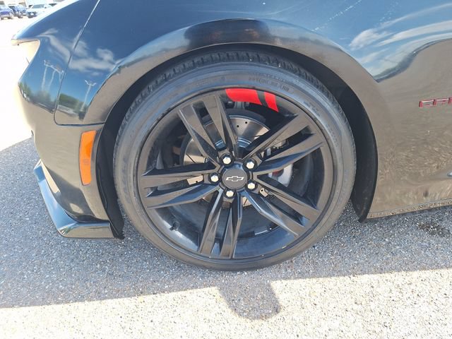 Used 2020 Chevrolet Camaro LT w/ Redline Edition RWD image 15