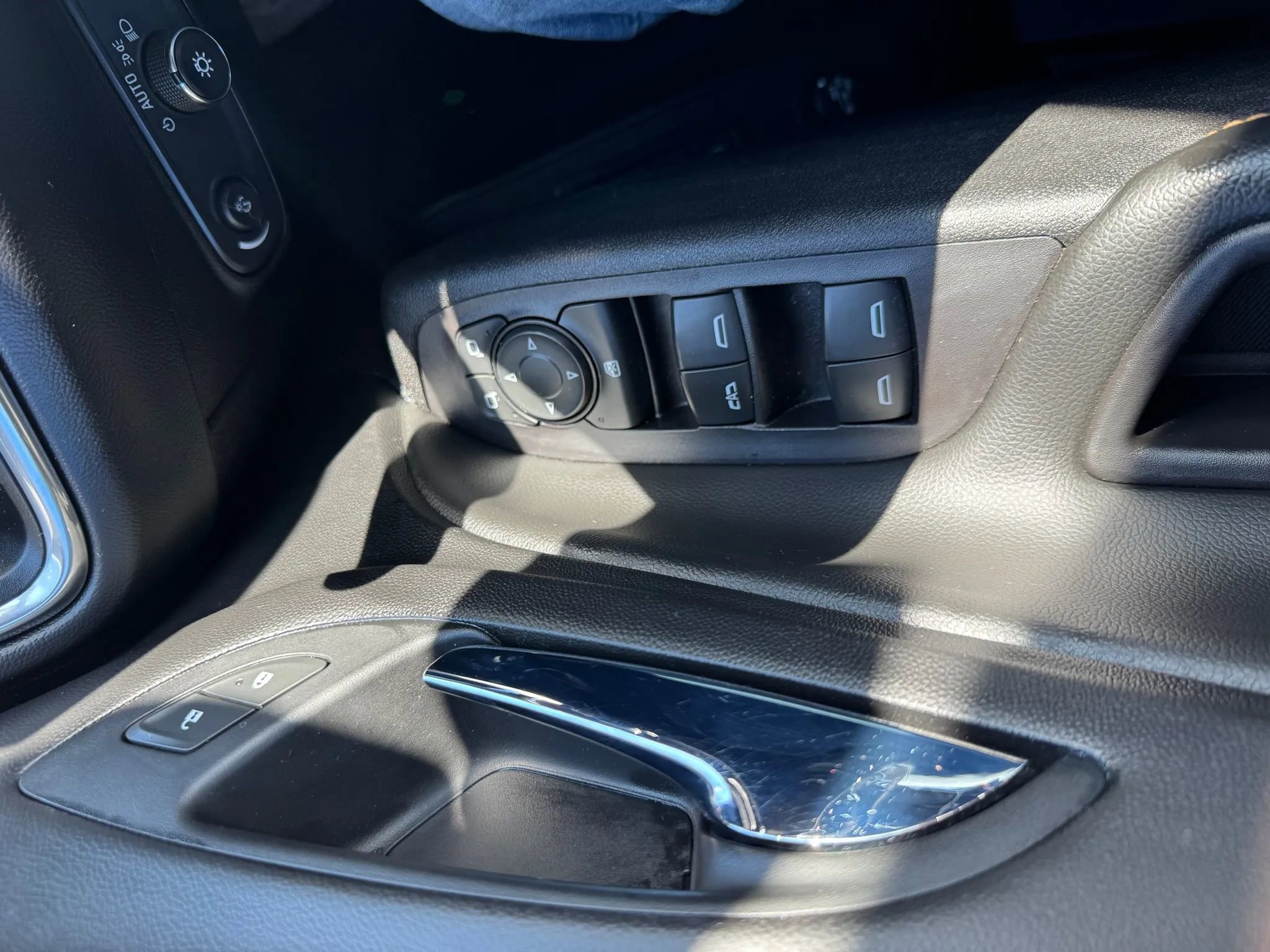 Used 2020 Chevrolet Equinox Premier image 14