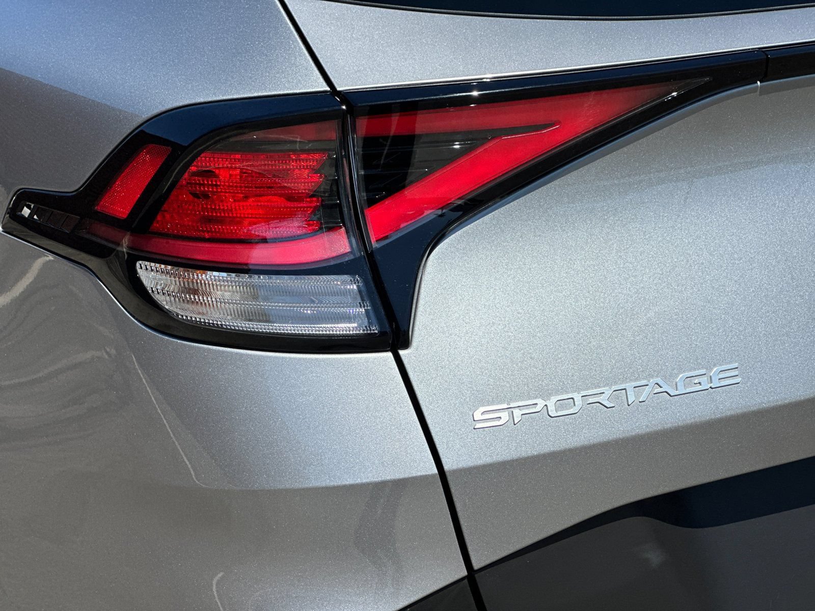 Certified 2025 Kia Sportage LX FWD image 35