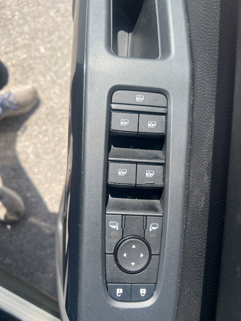 Certified 2025 Nissan Pathfinder S FWD image 14