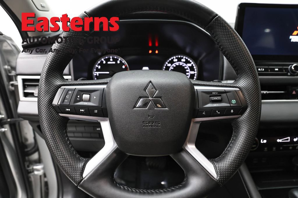 Used 2025 Mitsubishi Outlander SE AWD/4WD image 10