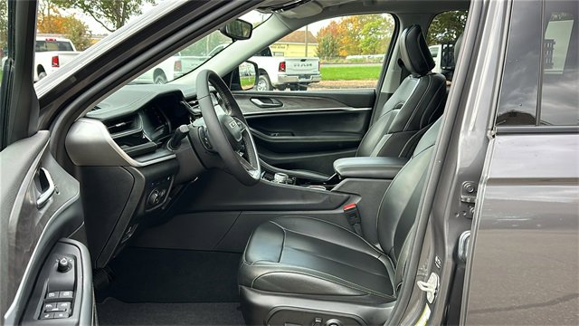 Used 2023 Jeep Grand Cherokee 4WD 4xe image 10