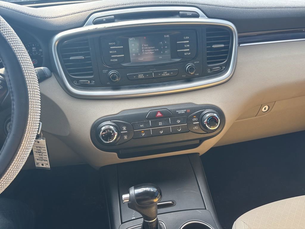 Used 2017 Kia Sorento AWD image 10
