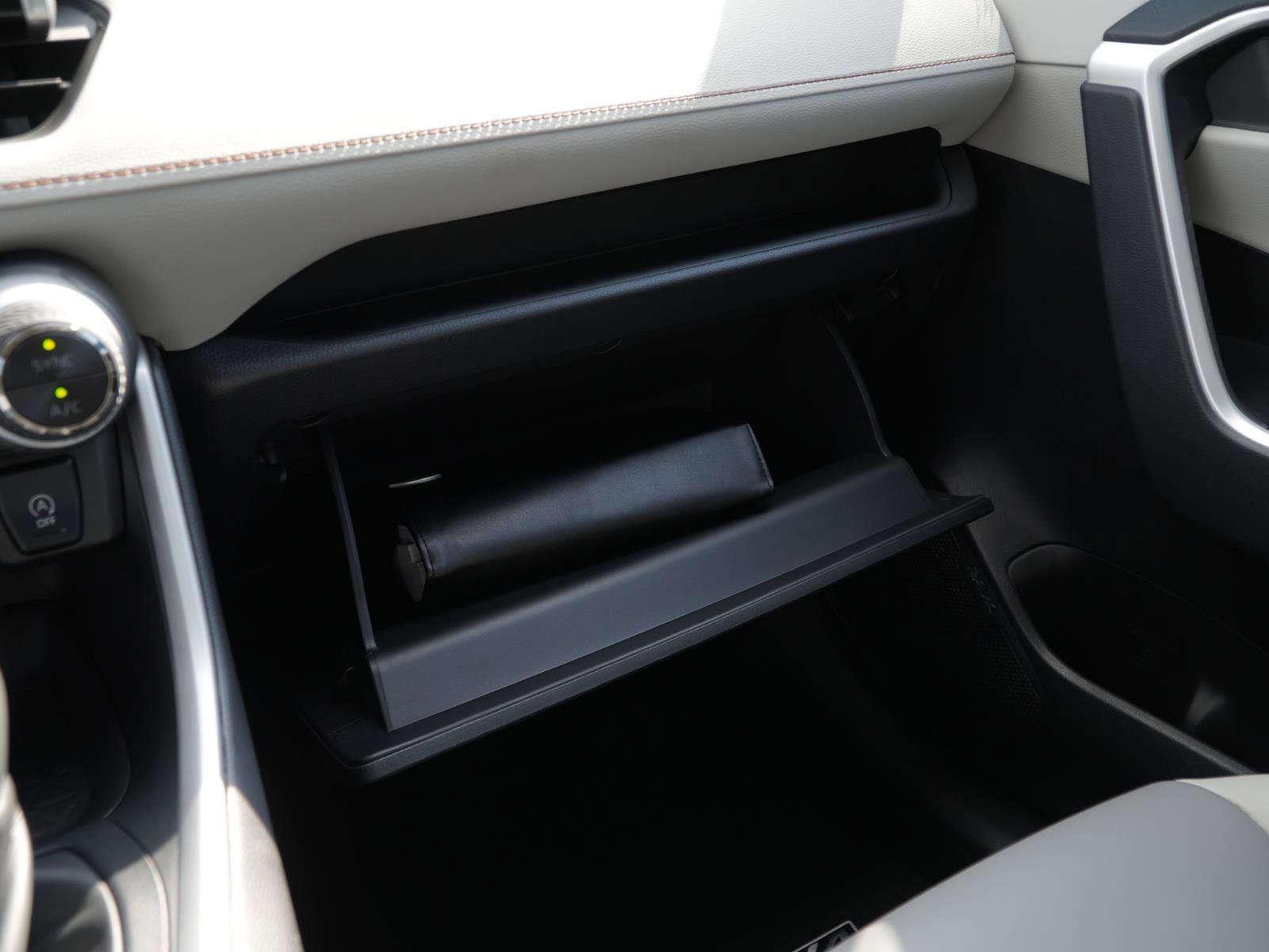 Used 2025 Toyota RAV4 XLE Premium image 28