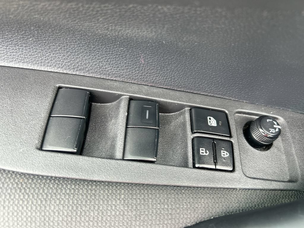 Used 2024 Toyota Corolla LE FWD image 12