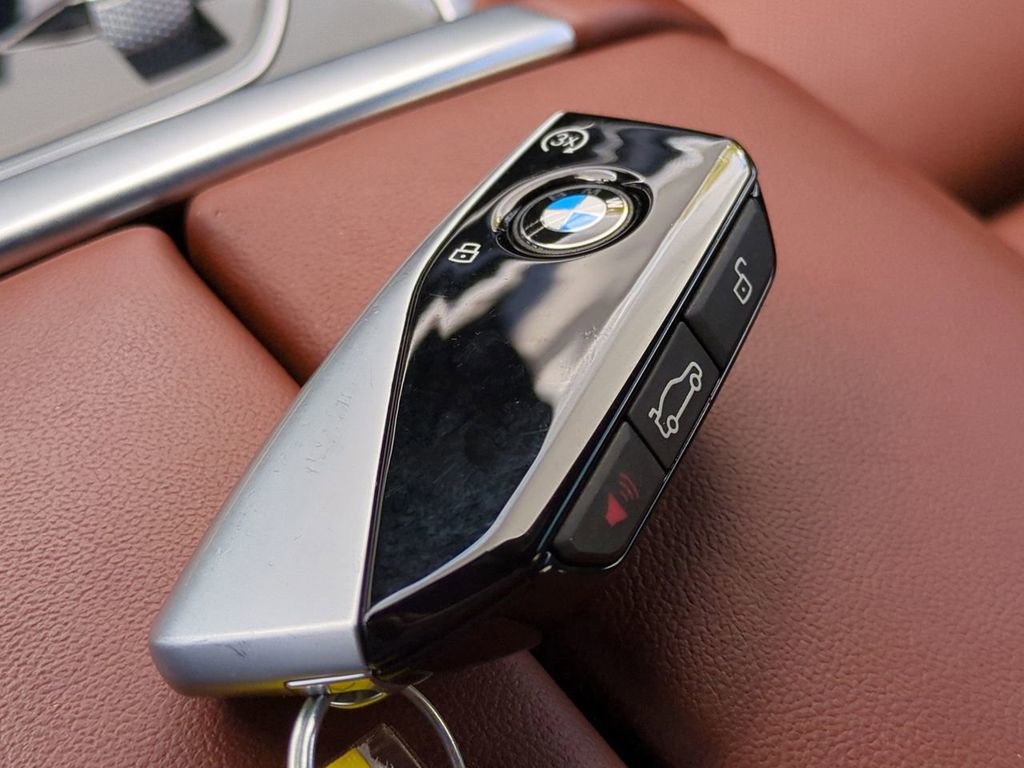 Used 2024 BMW X7 xDrive40i w/ Executive Package image 29