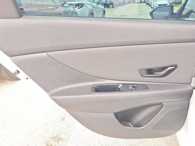 New 2026 Hyundai Elantra SEL Sport FWD image 9