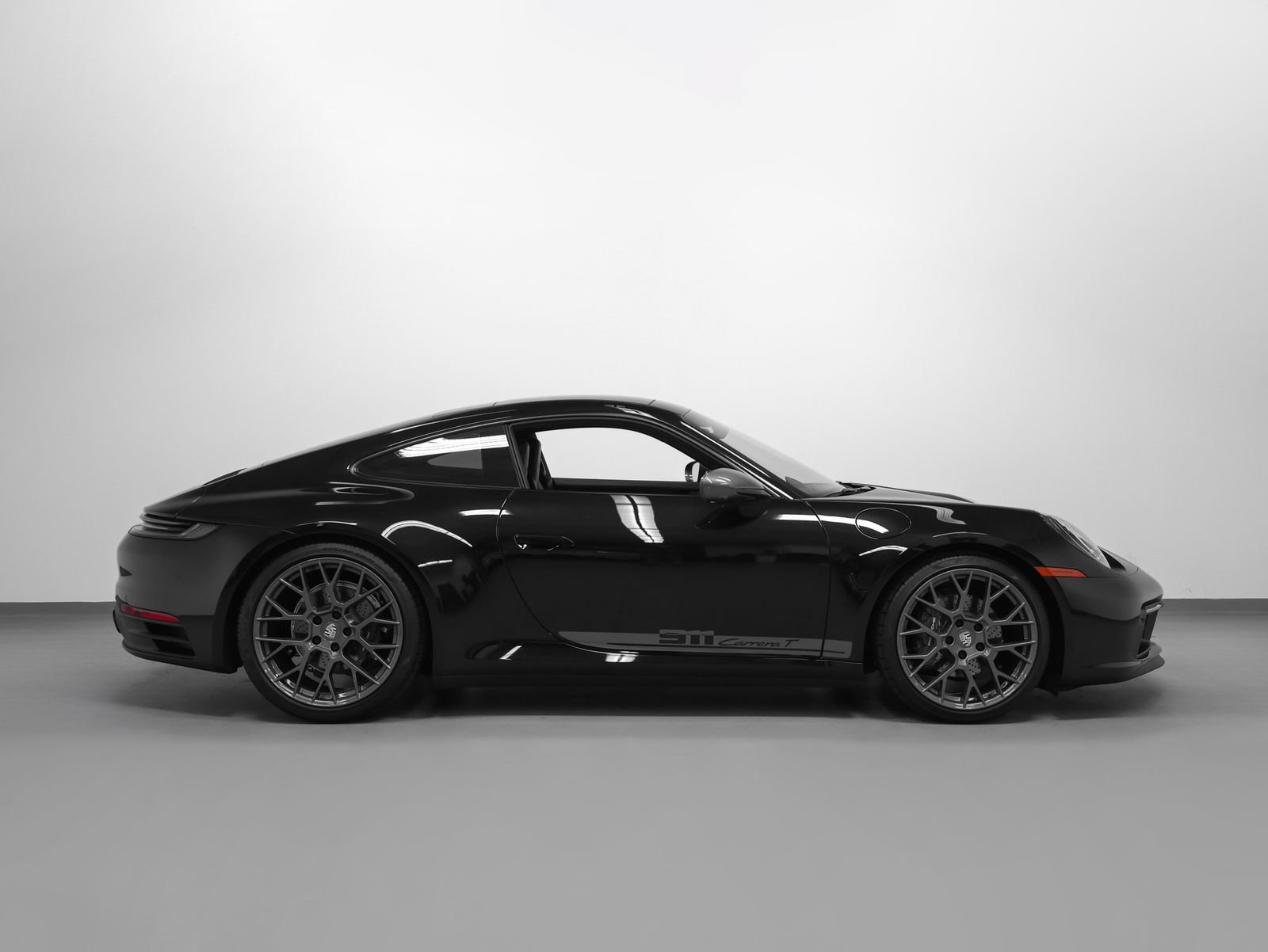 Certified 2024 Porsche 911 Carrera T RWD image 13