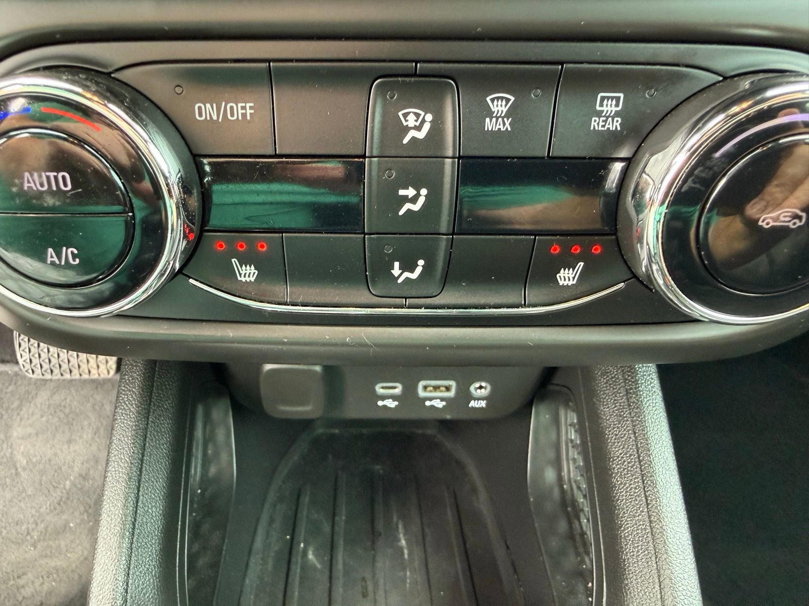 Used 2023 Chevrolet TrailBlazer RS w/ Convenience Package image 25