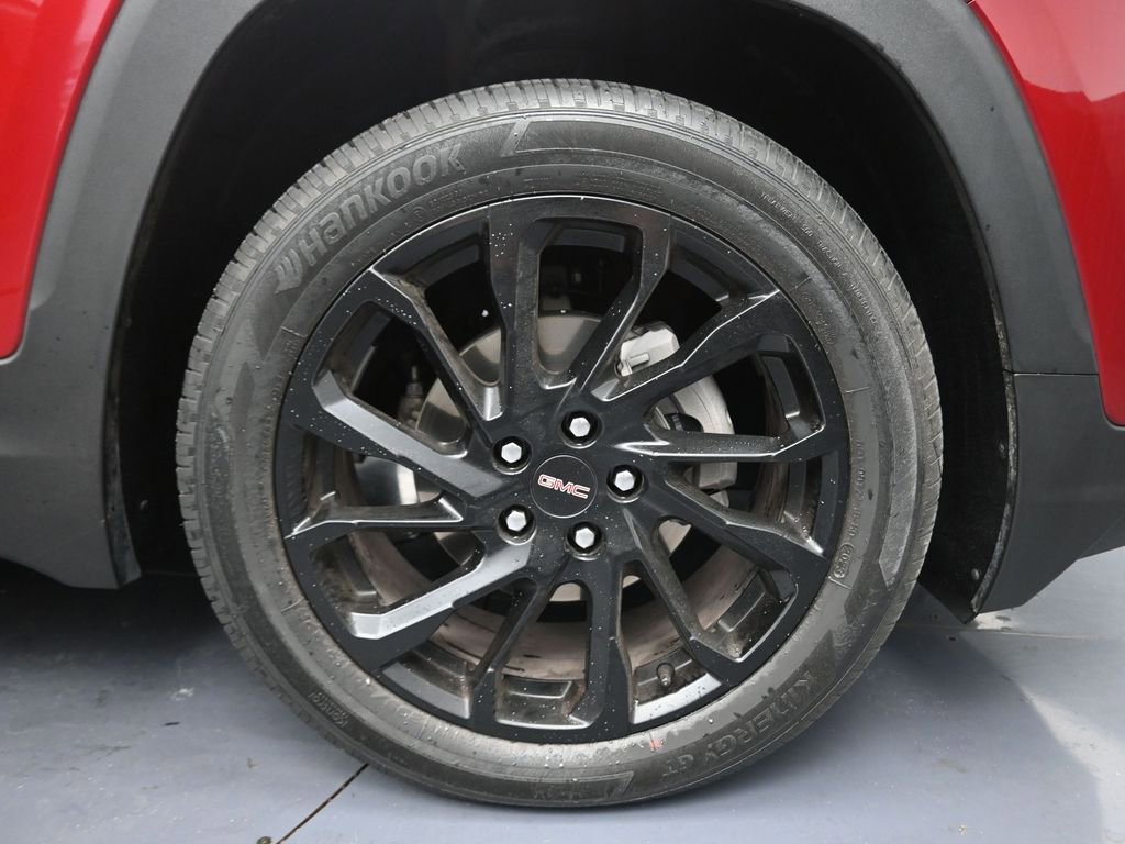 Used 2024 GMC Terrain SLE w/ Driver Convenience Package image 5