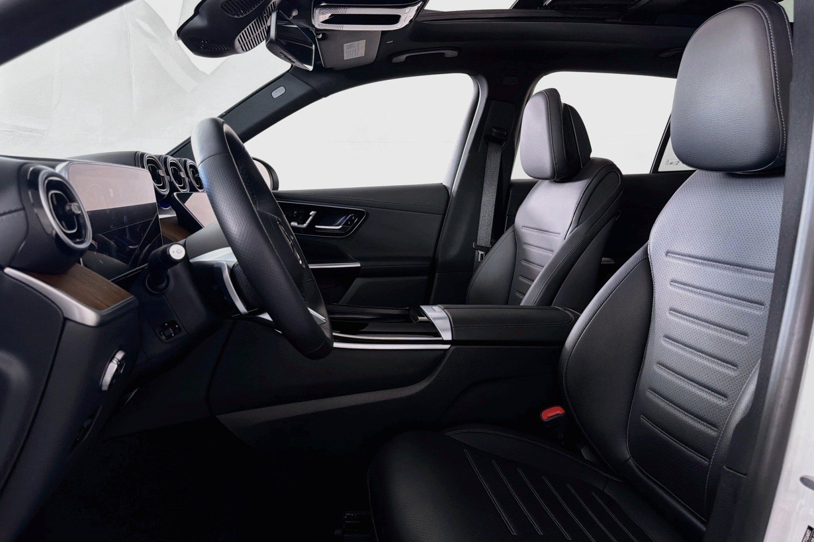 Certified 2024 Mercedes-Benz GLC 300 4MATIC w/ AMG Line image 17