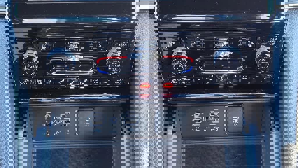 New 2025 Jeep Grand Cherokee Laredo image 18