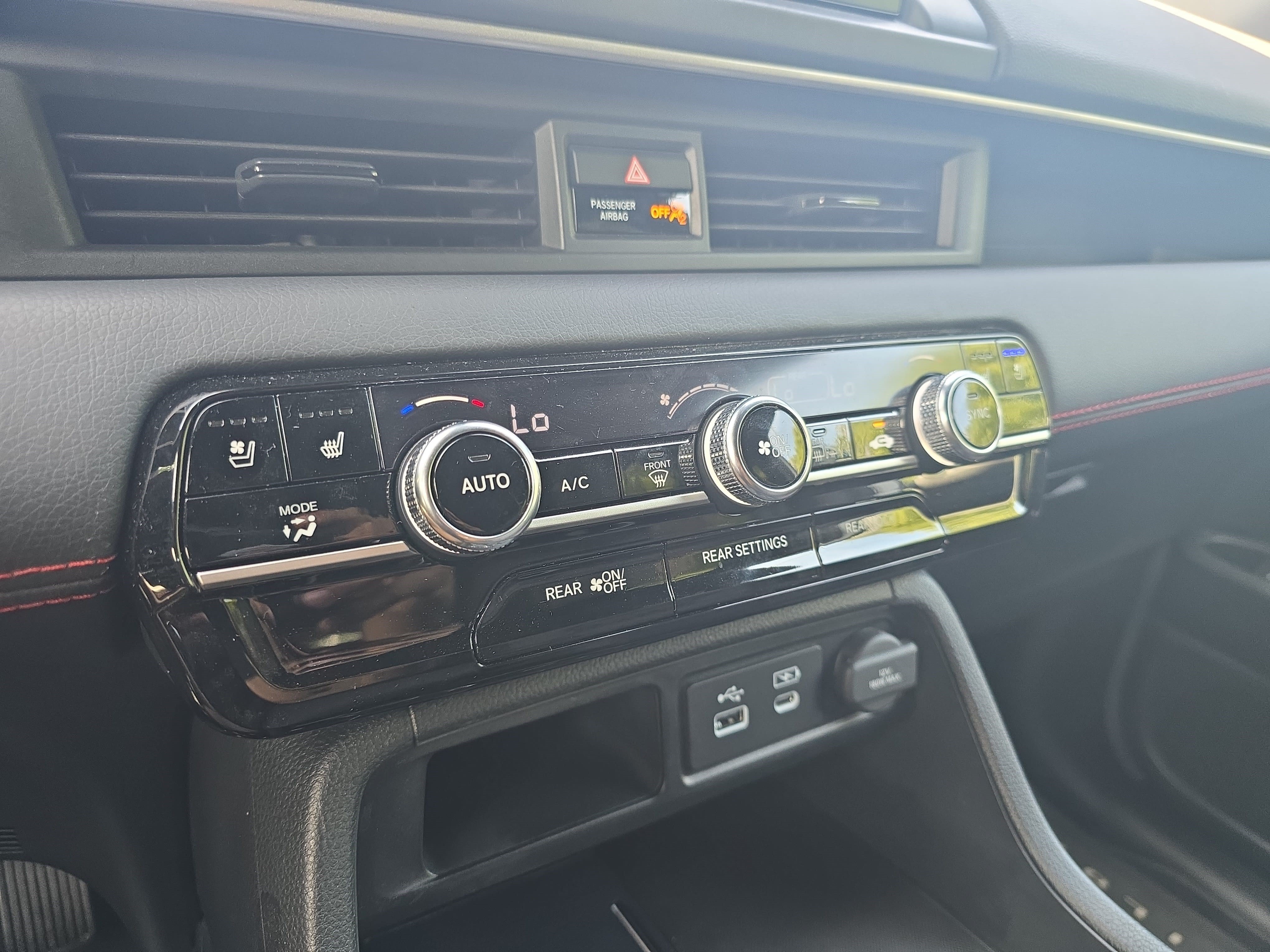 Used 2025 Honda Pilot Black Edition image 25