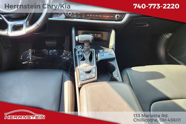 Used 2023 Kia Sportage EX AWD/4WD image 13