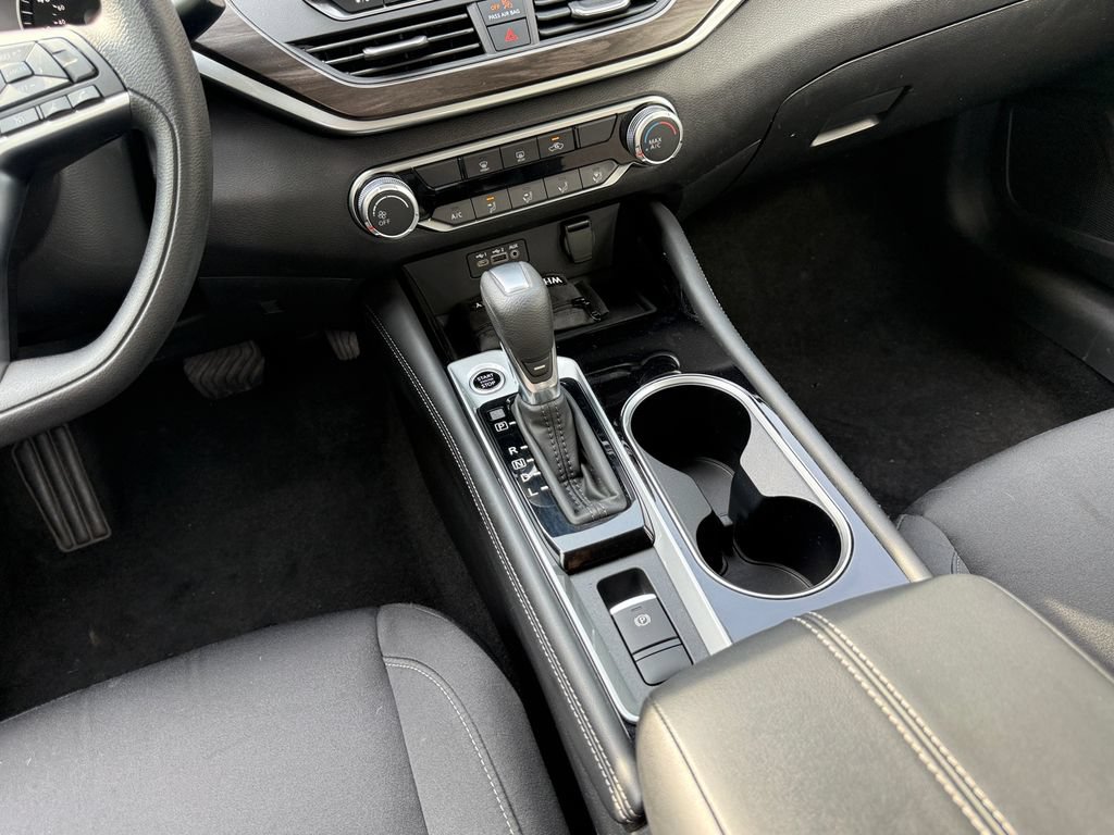 Used 2023 Nissan Altima 2.5 SV AWD/4WD image 14