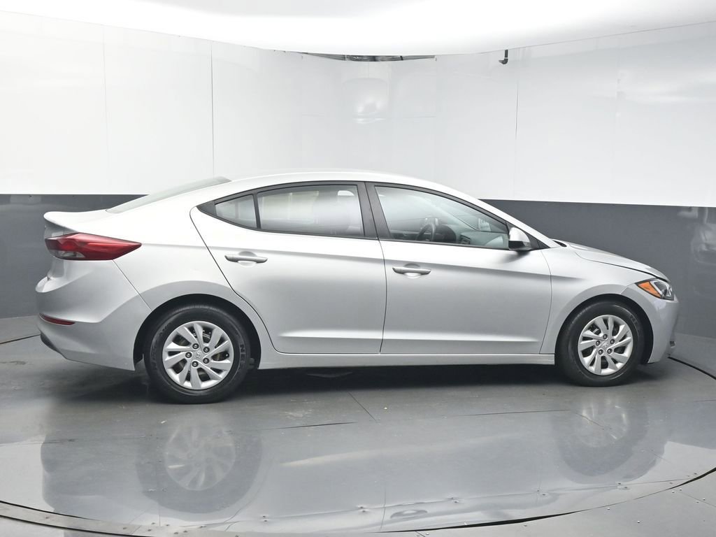 Used 2018 Hyundai Elantra SE w/ Cargo Package image 8