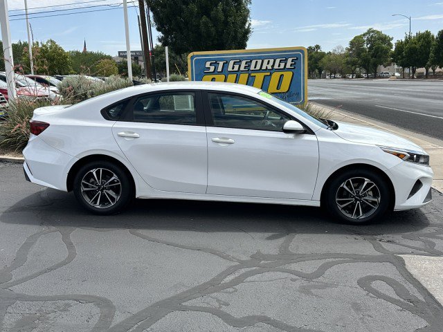 Used 2023 Kia Forte LXS FWD image 2