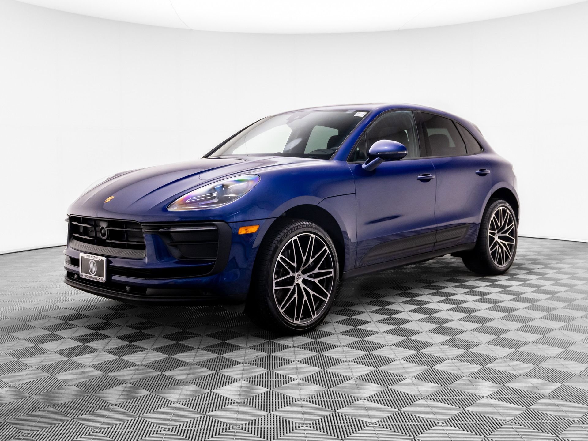 Certified 2026 Porsche Macan AWD/4WD image 1