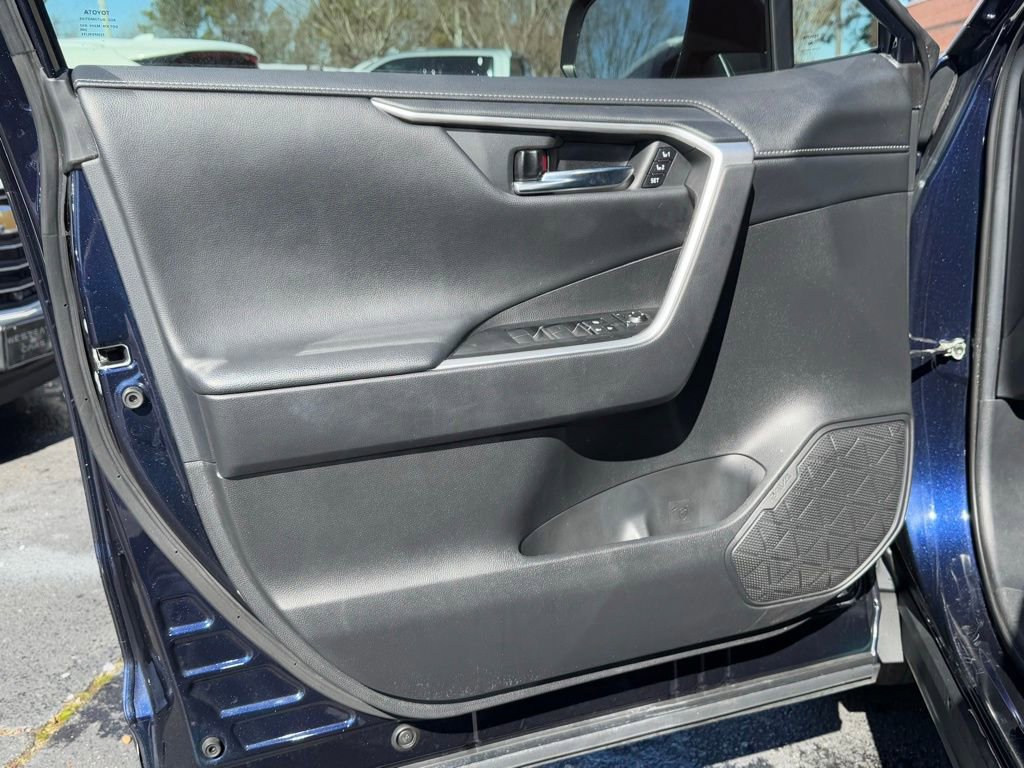 Used 2021 Toyota RAV4 Limited image 15