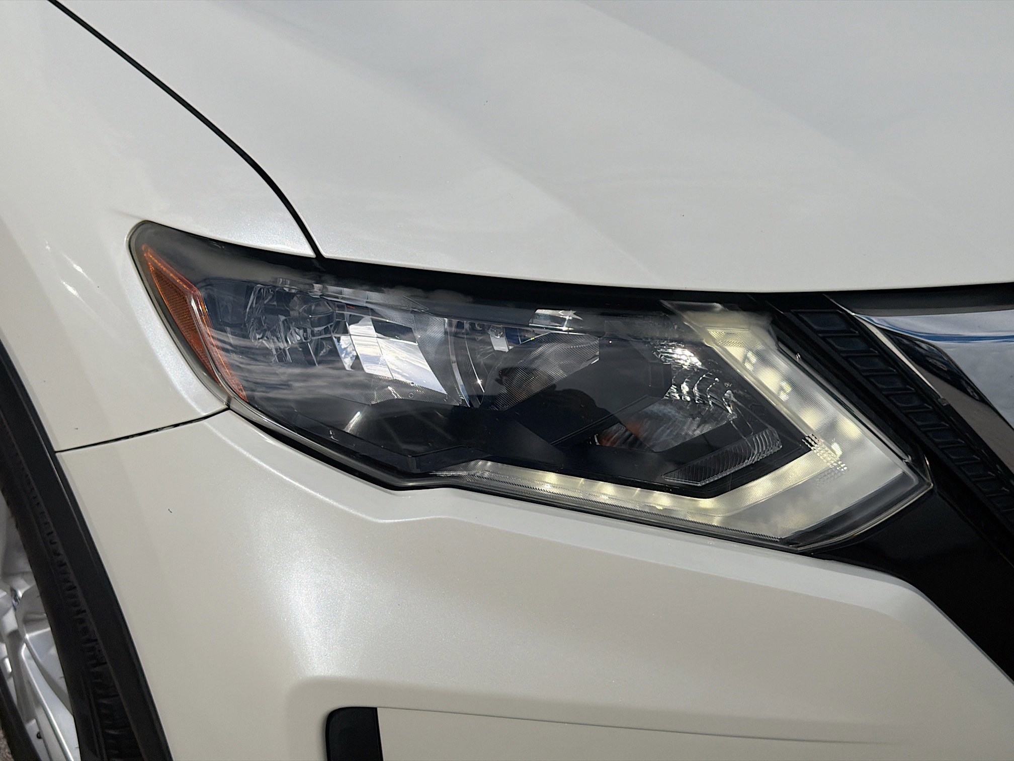 Used 2020 Nissan Rogue SV image 34