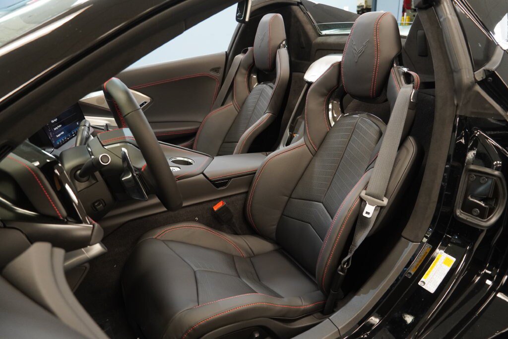 New 2027 Chevrolet Corvette Grand Sport w/ Z52 Sport Performance Package RWD image 3