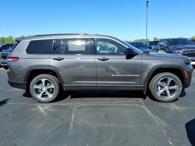 New 2026 Jeep Grand Cherokee L Limited w/ Luxury Tech Group II AWD/4WD image 19