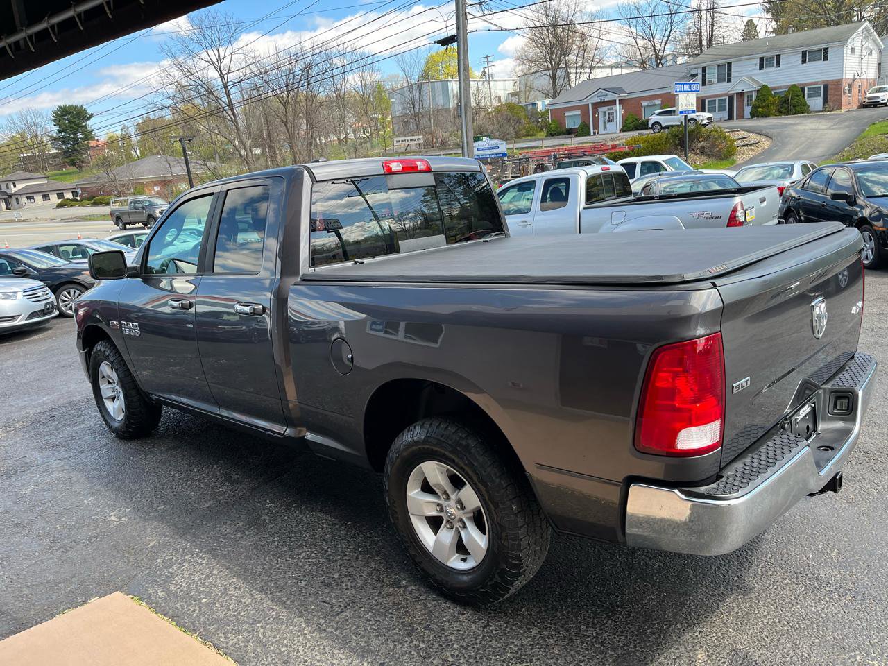 Used 2016 RAM 1500 Classic SLT AWD/4WD image 9