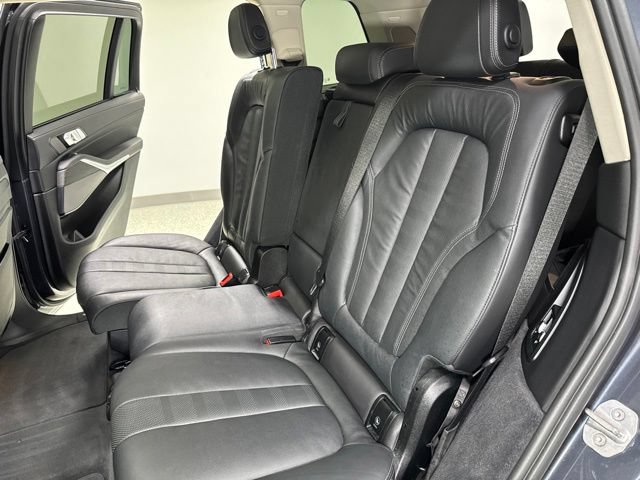 Used 2019 BMW X7 xDrive50i w/ Premium Package AWD/4WD image 2