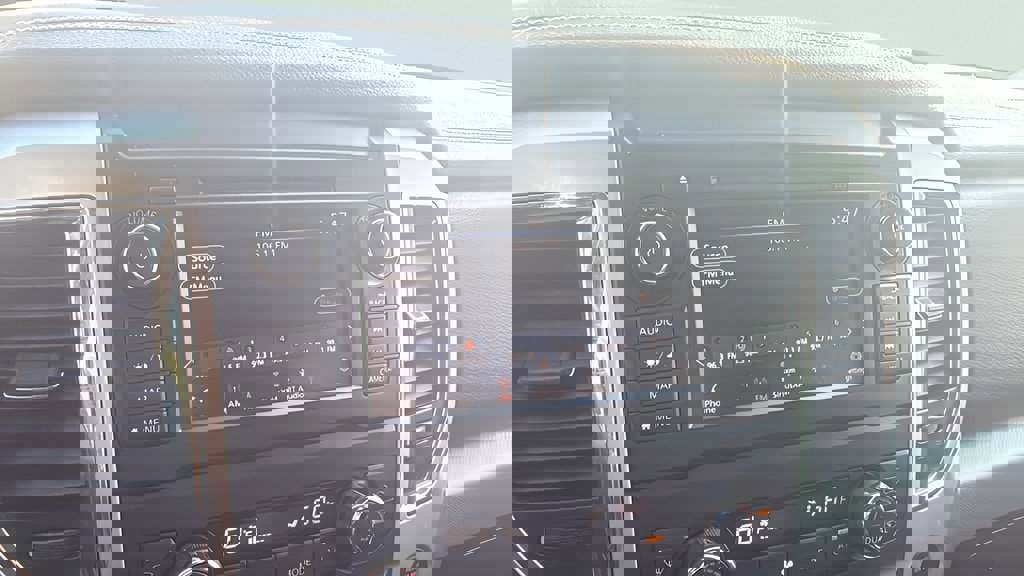 Used 2019 Nissan Titan PRO-4X w/ Pro-4x Convenience Package image 21