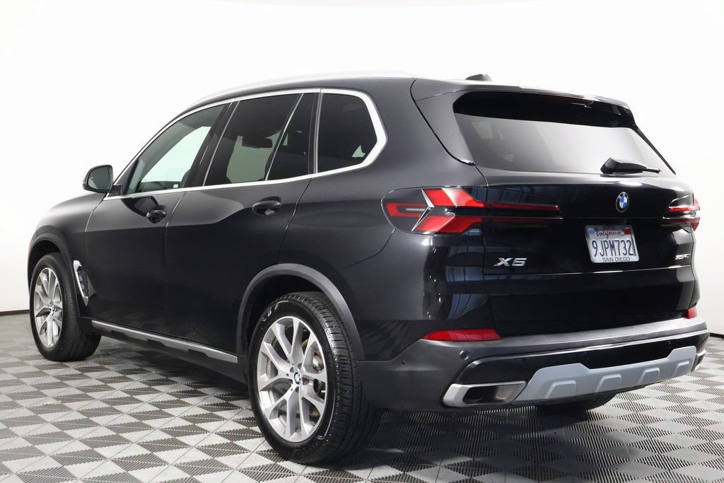 Used 2024 BMW X5 sDrive40i w/ Parking Assistance Package RWD image 6