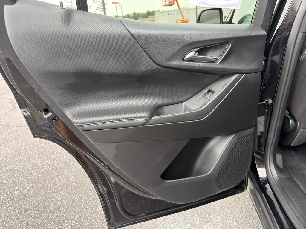 Used 2025 Chevrolet Equinox LT FWD image 29