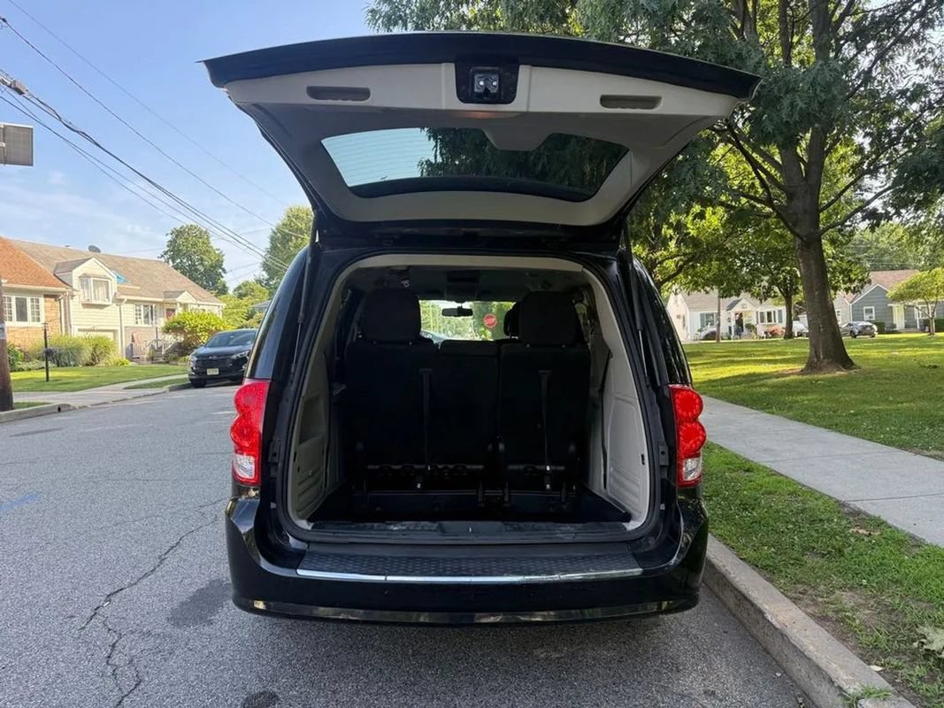 Used 2013 Dodge Grand Caravan SE FWD image 6