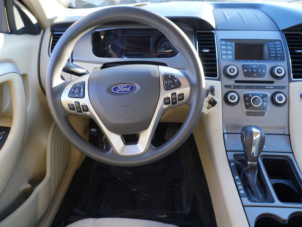 Used 2018 Ford Taurus SE FWD image 20