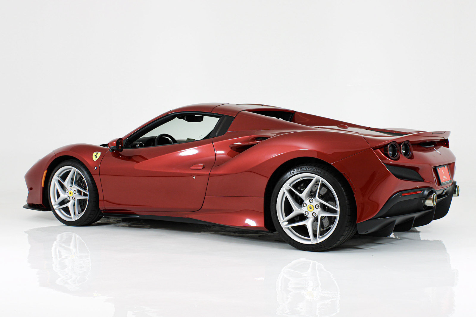 Certified 2023 Ferrari F8 Tributo RWD image 8