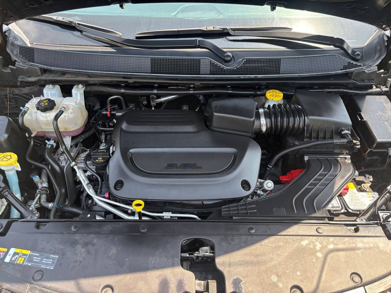 Used 2025 Chrysler Pacifica Limited FWD image 37