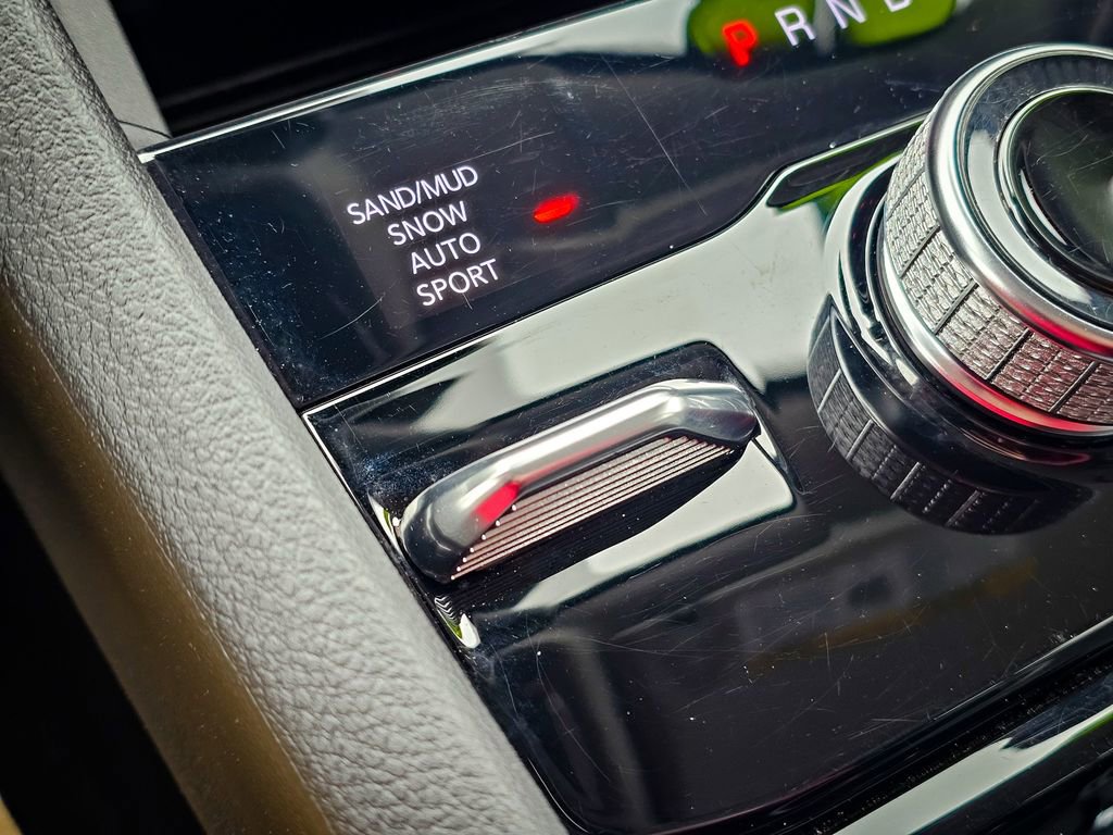 Used 2023 Jeep Grand Cherokee Limited w/ Black Appearance Package image 28