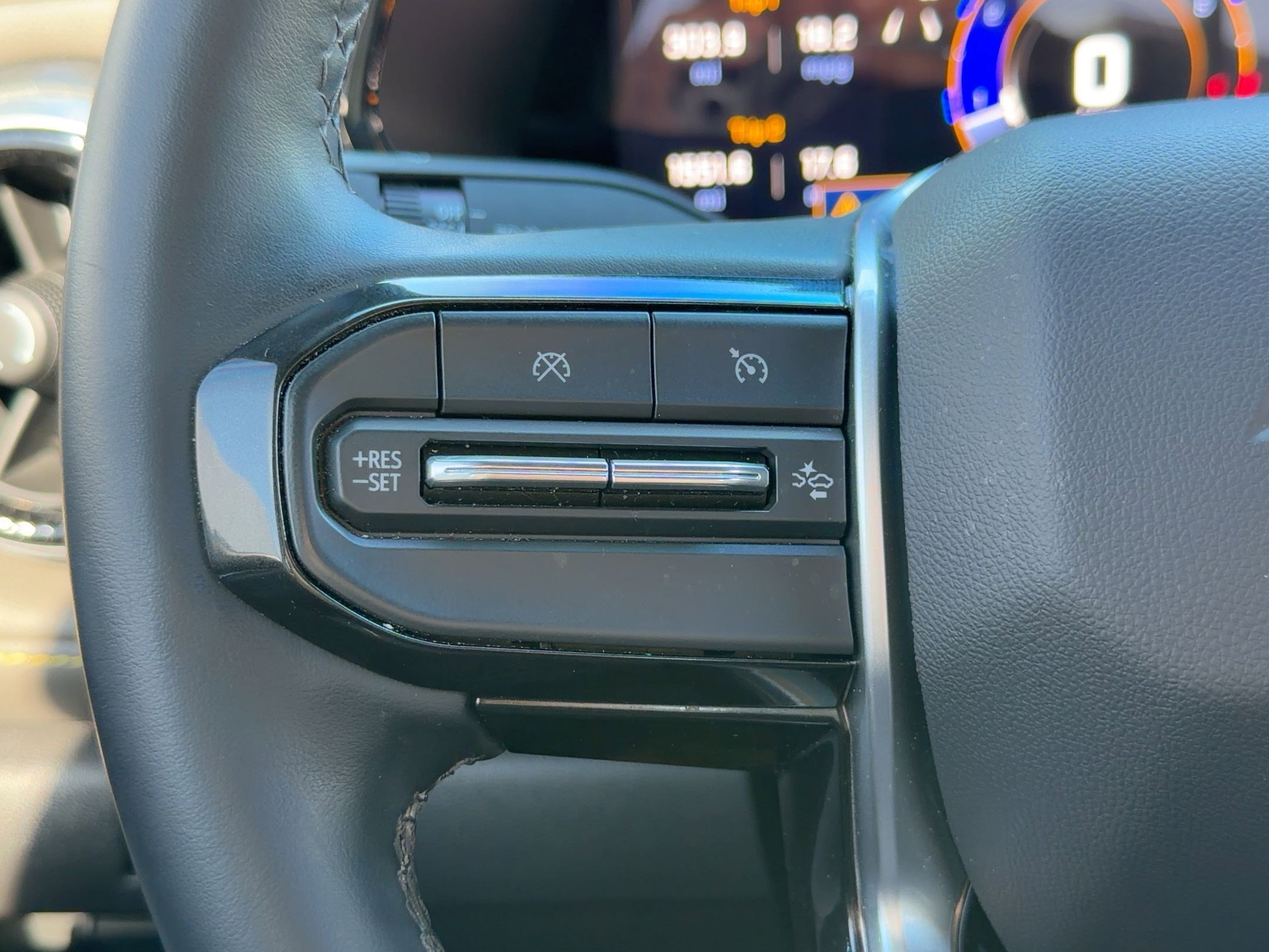 Used 2024 Chevrolet Colorado ZR2 w/ Technology Package image 15