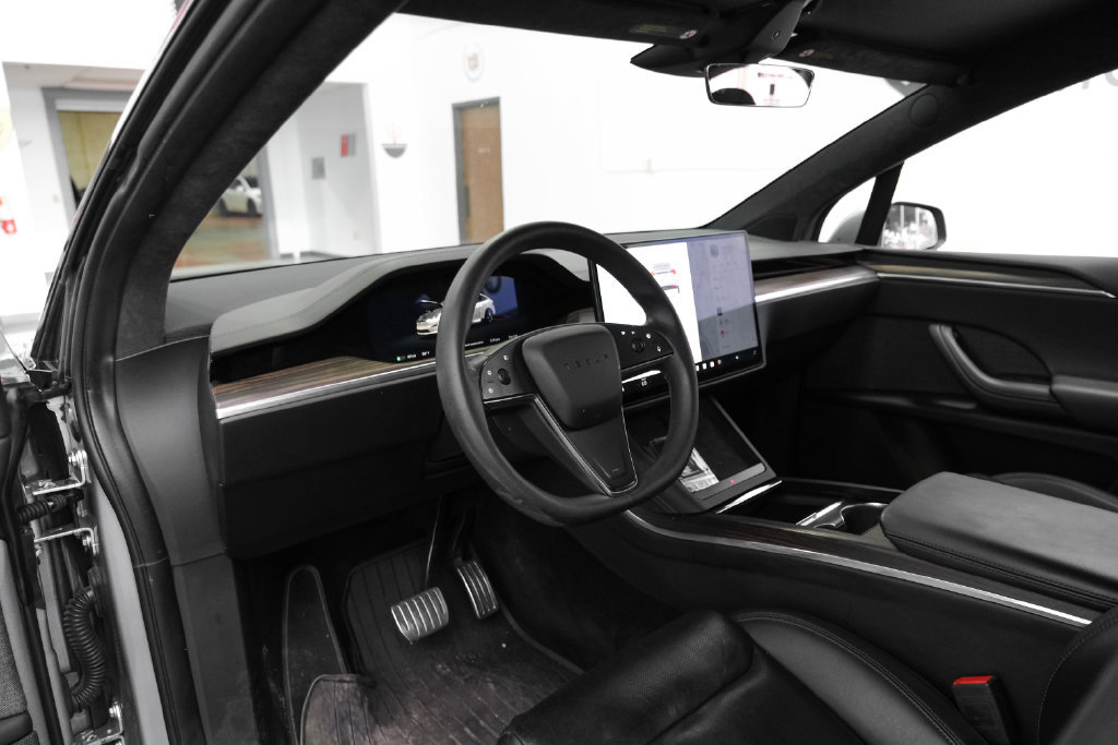Used 2024 Tesla Model X AWD/4WD image 3