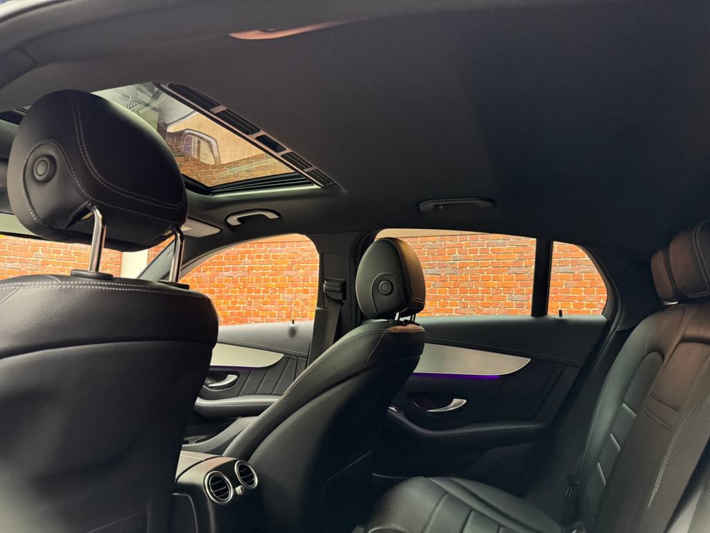 Used 2023 Mercedes-Benz GLC 300 4MATIC Coupe image 3