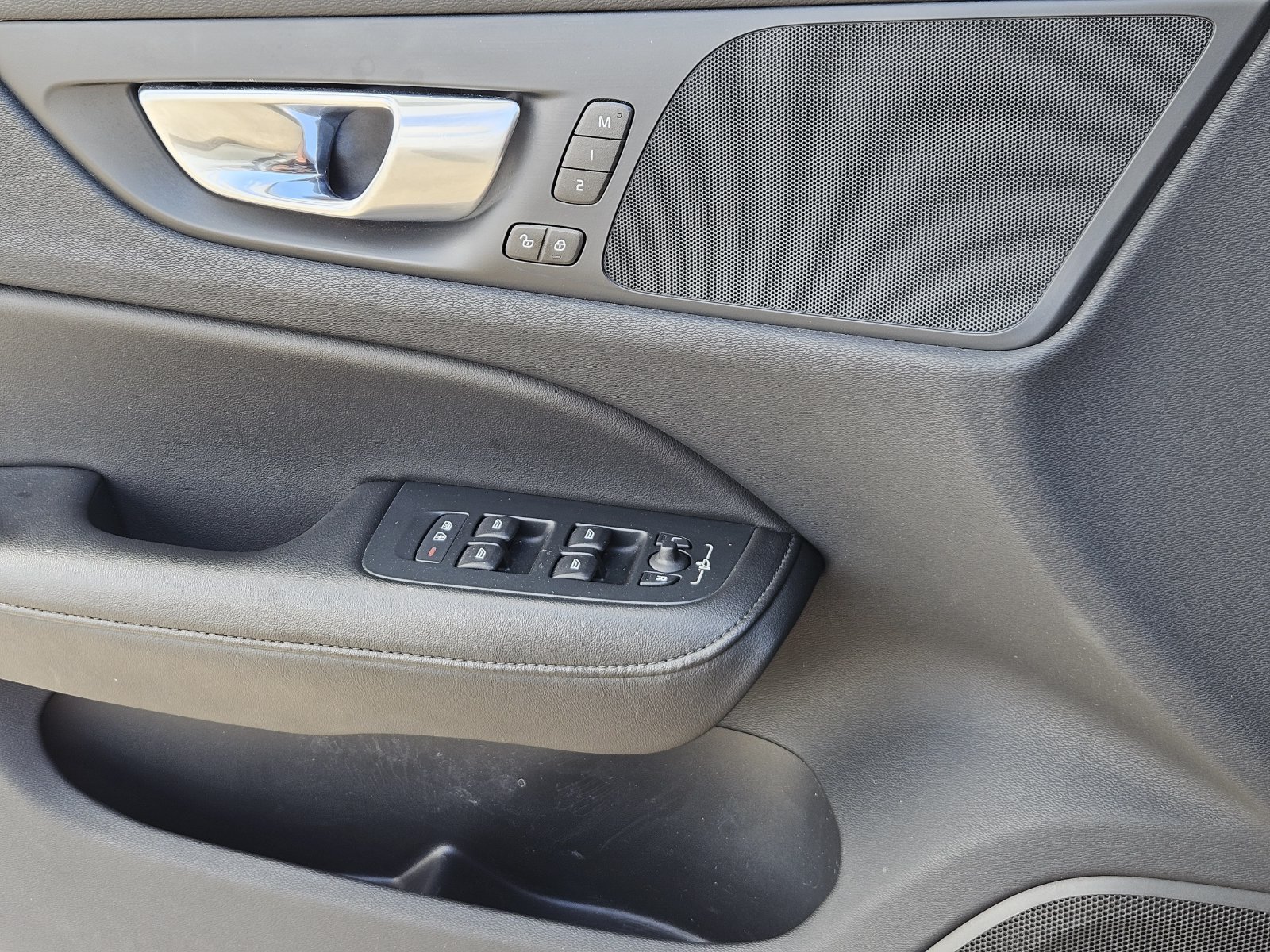 Used 2024 Volvo S60 B5 Plus FWD image 29