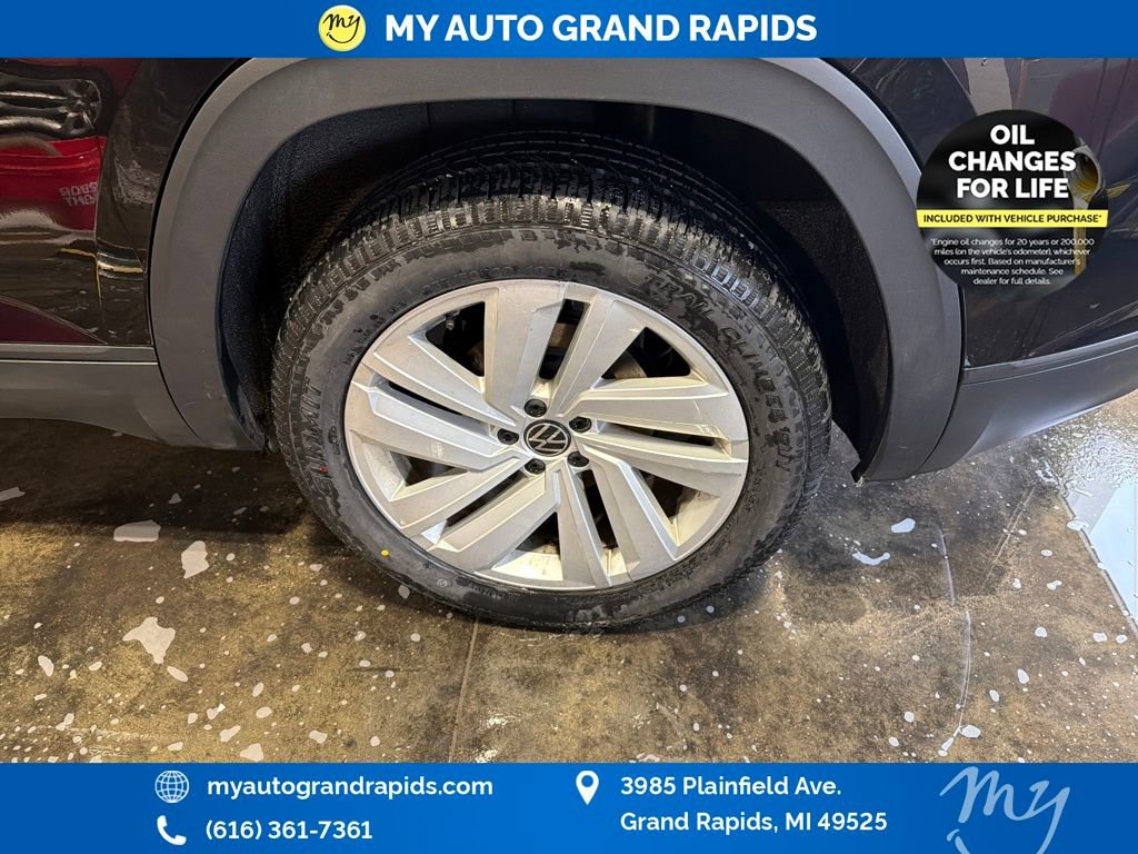 Used 2022 Volkswagen Atlas Cross Sport SE image 38