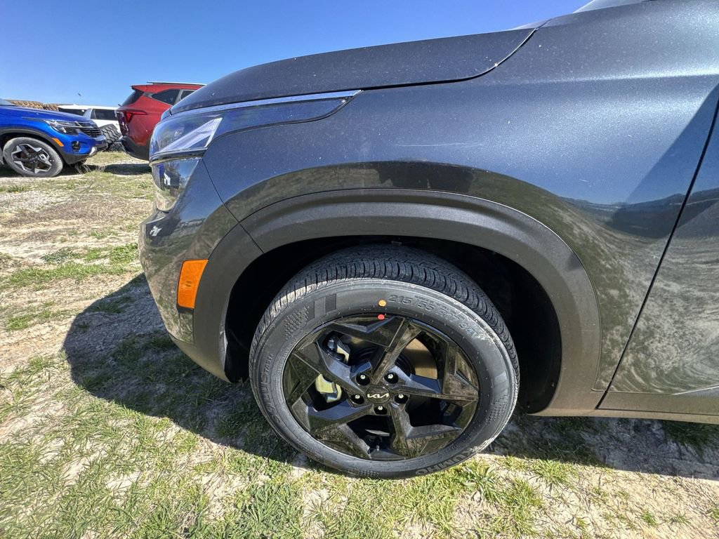 New 2026 Kia Seltos EX AWD/4WD image 10