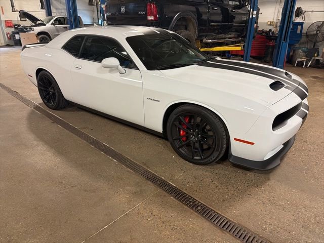 Used 2023 Dodge Challenger SRT Hellcat RWD image 2