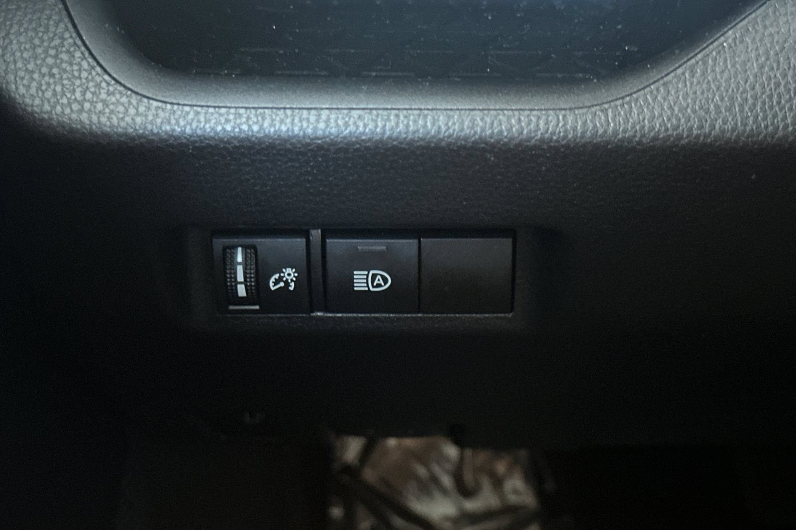 Certified 2021 Toyota RAV4 XLE AWD/4WD image 32