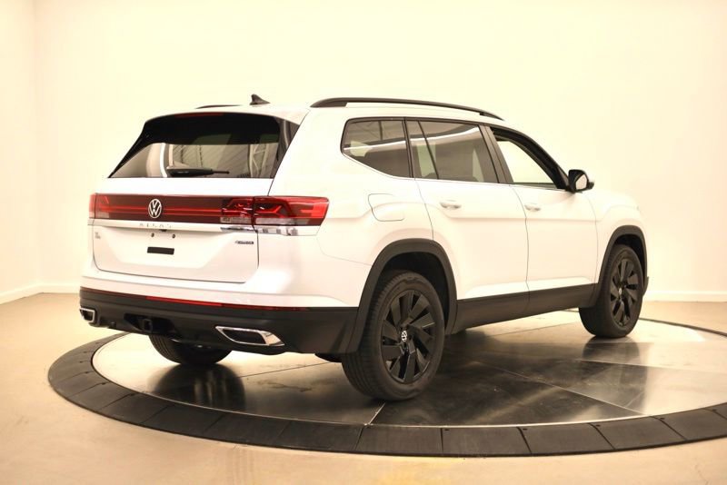 New 2026 Volkswagen Atlas SE image 3