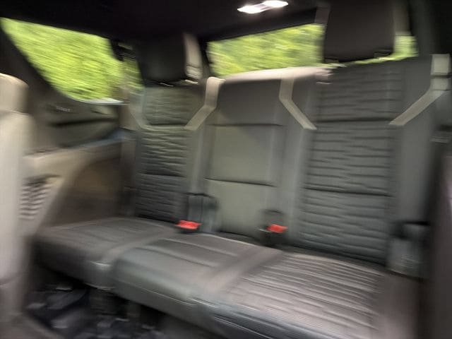 Used 2025 Cadillac Escalade Sport Platinum w/ LPO, ONYX Package AWD/4WD image 14